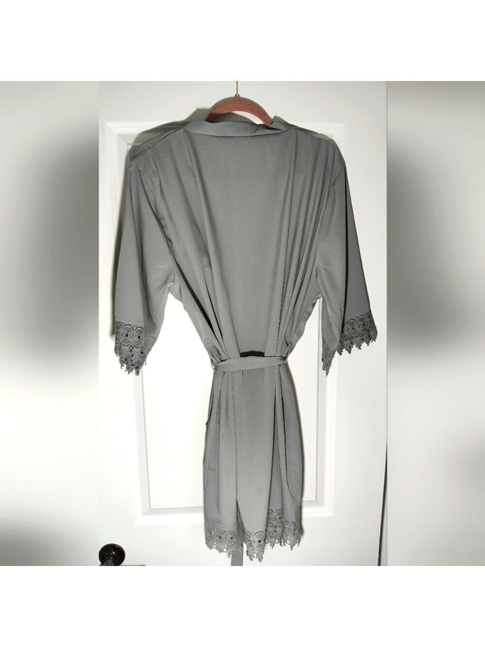 GRAY Silver Satin Mid Length Robe Size Large - Picture 4 of 9